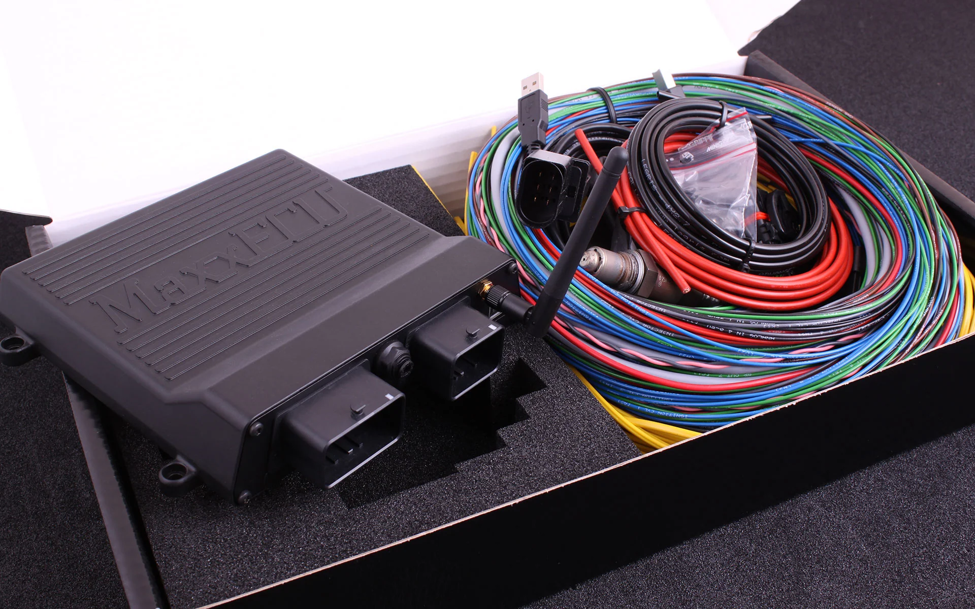 Maxxecu race premium